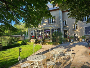 Chambres d'Hôtes de luxe Côté Parc-Côté Jardin avec parking privé gratuit